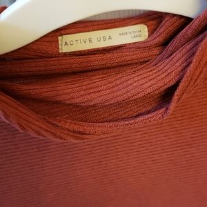 Unworn without tag ribbed shirt